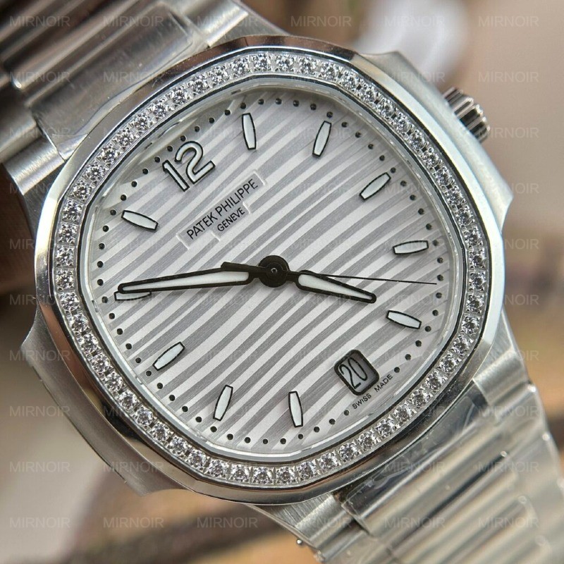 Dong-Ho-Patek-Philippe-Nautilus-7118-Replica-11-Nu-Dinh-Da-Mat-Trang-3-1024x1024.jpg