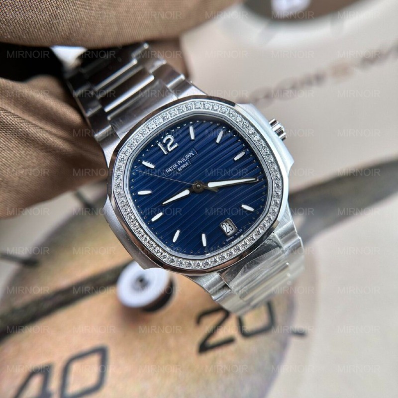 Dong-Ho-Patek-Philippe-Nautilus-7118-Replica-11-Nu-Dinh-Da-Mat-Xanh-Duong-2-1024x1024.jpg