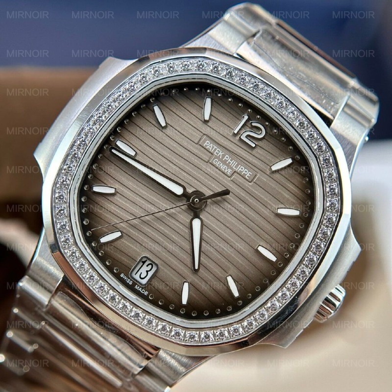 Dong-Ho-Patek-Philippe-Nautilus-7118-Replica-11-Nu-Mat-Xam-Nha-May-3K-1-1024x1024.jpg