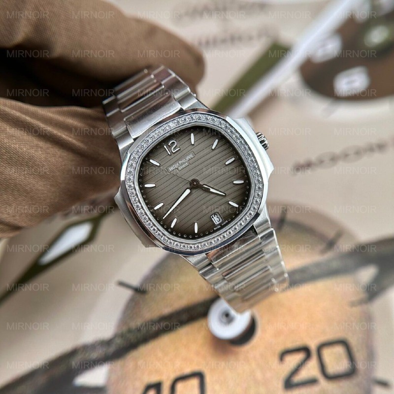 Dong-Ho-Patek-Philippe-Nautilus-7118-Replica-11-Nu-Mat-Xam-Nha-May-3K-3-1024x1024.jpg