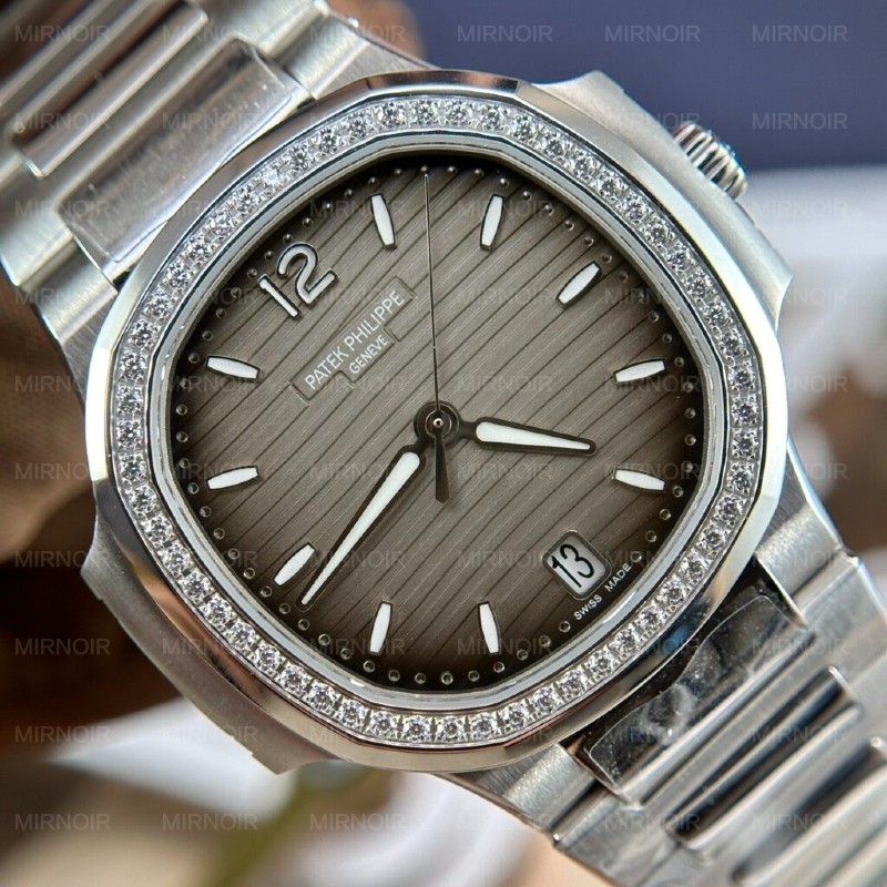 Dong-Ho-Patek-Philippe-Nautilus-7118-Replica-11-Nu-Mat-Xam-Nha-May-3K-4-1024x1024.jpg