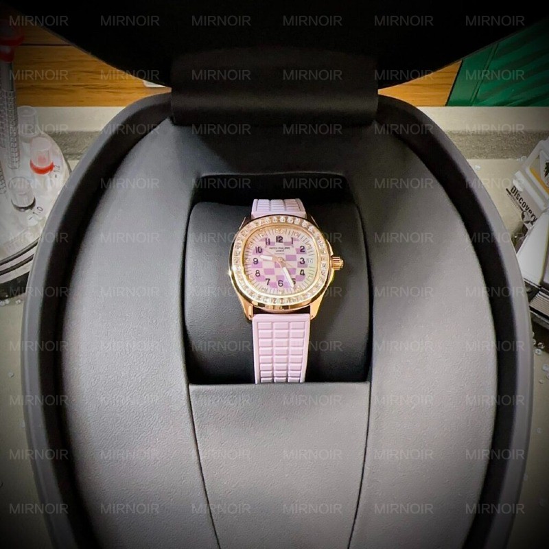 Dong-Ho-Patek-Philippe-Aquanaut-5072R-Nu-Mau-Hong-PPF-2-1024x1024.jpg