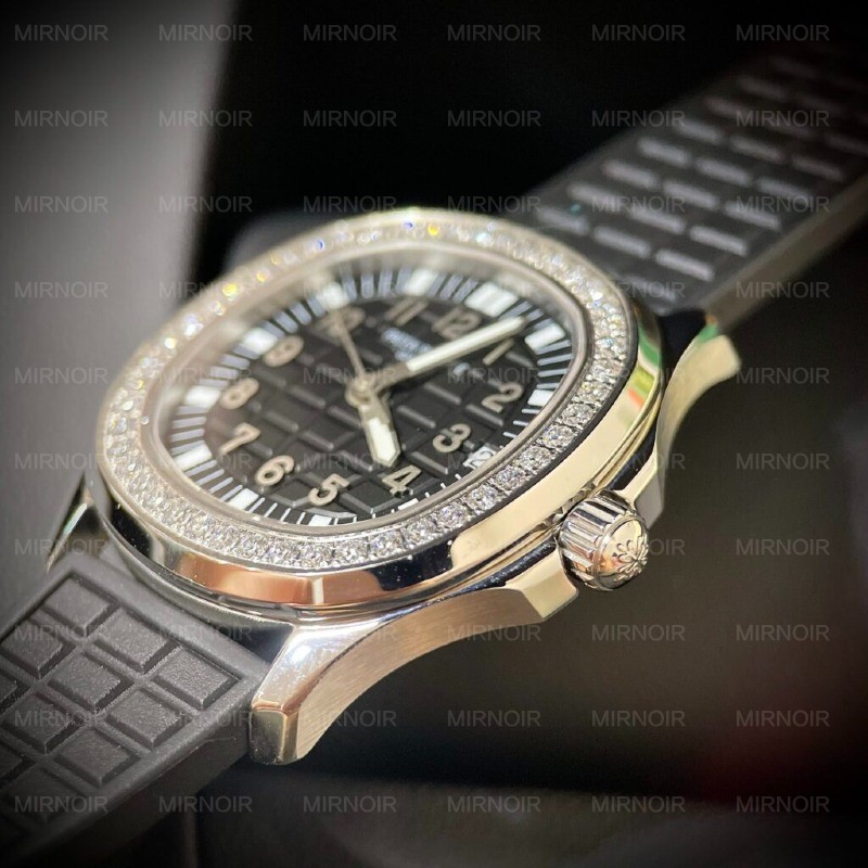 Dong-Ho-Patek-Philippe-Aquanaut-5067G-Rep-11-Mau-Den-35-9-1024x1024.jpg