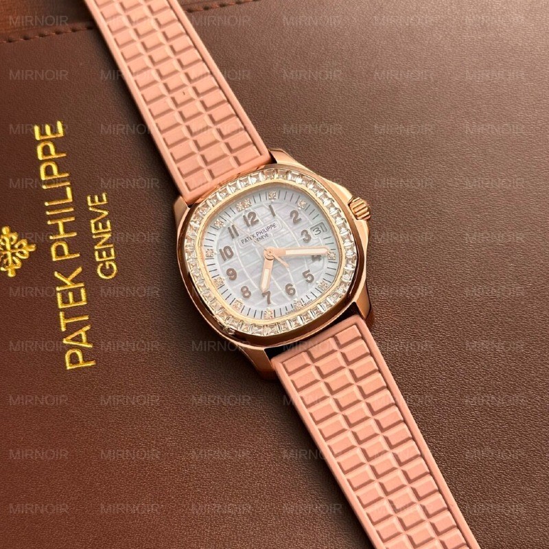 Dong-Ho-Patek-Philippe-Aquanaut-5072R-Day-Hong-Mat-Kham-Trai-4-1024x1024.jpg