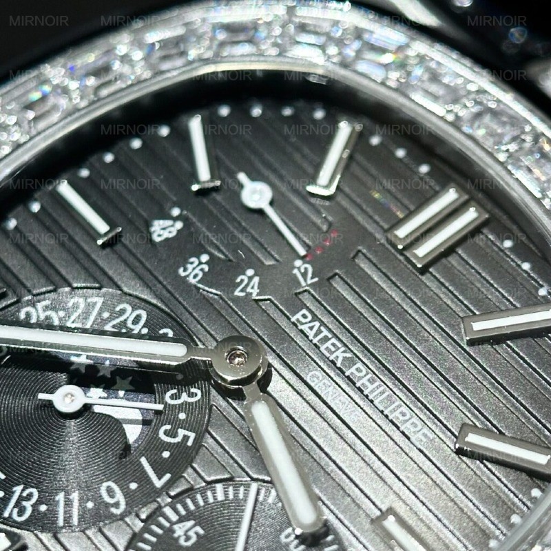 Dong-Ho-Patek-Philippe-Nautilus-5724G-Replica-Mat-Xam-GRF-40mm-1-1024x1024.jpg