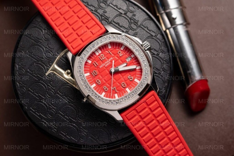Dong-Ho-Patek-Philippe-Aquanaut-5067G-Mau-Do-Rep-11-PPF-35-2-1024x683.jpg