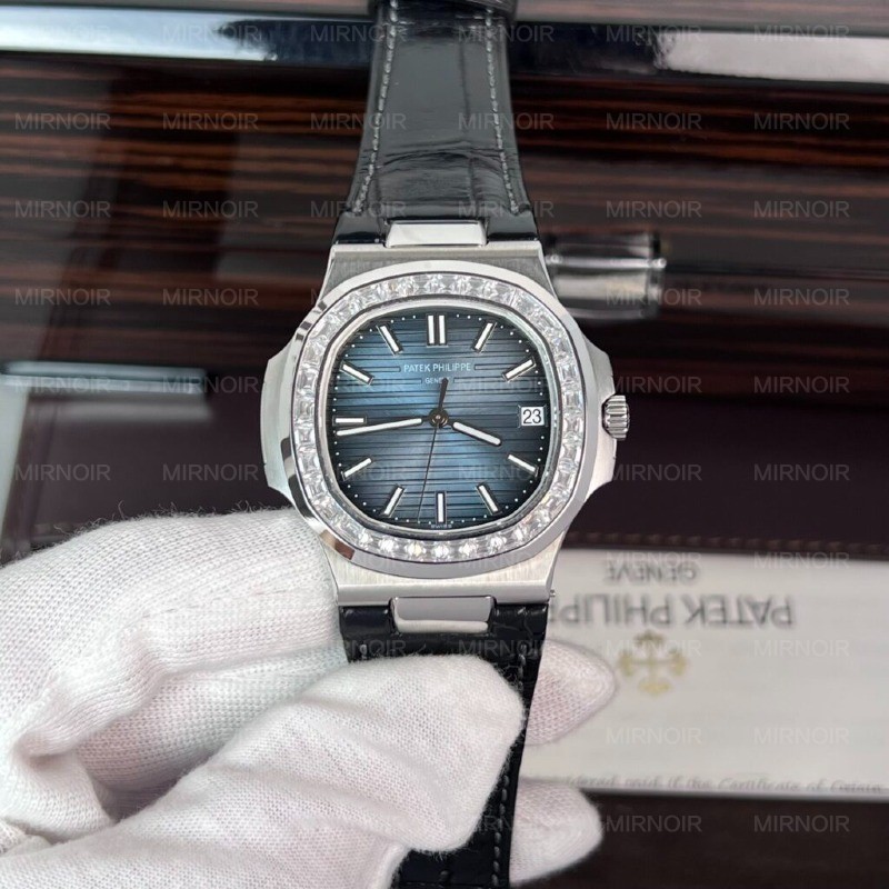 Dong-Ho-Patek-Philippe-Nautilus-5723-Replica-11-Day-Da-Nam-40mm-4-1024x1024.jpg