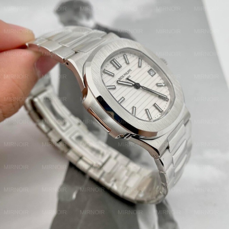 Dong-Ho-Patek-Philippe-Nautilus-5711-Mat-Trang-Replica-3KF-40mm-5-1024x1024.jpg