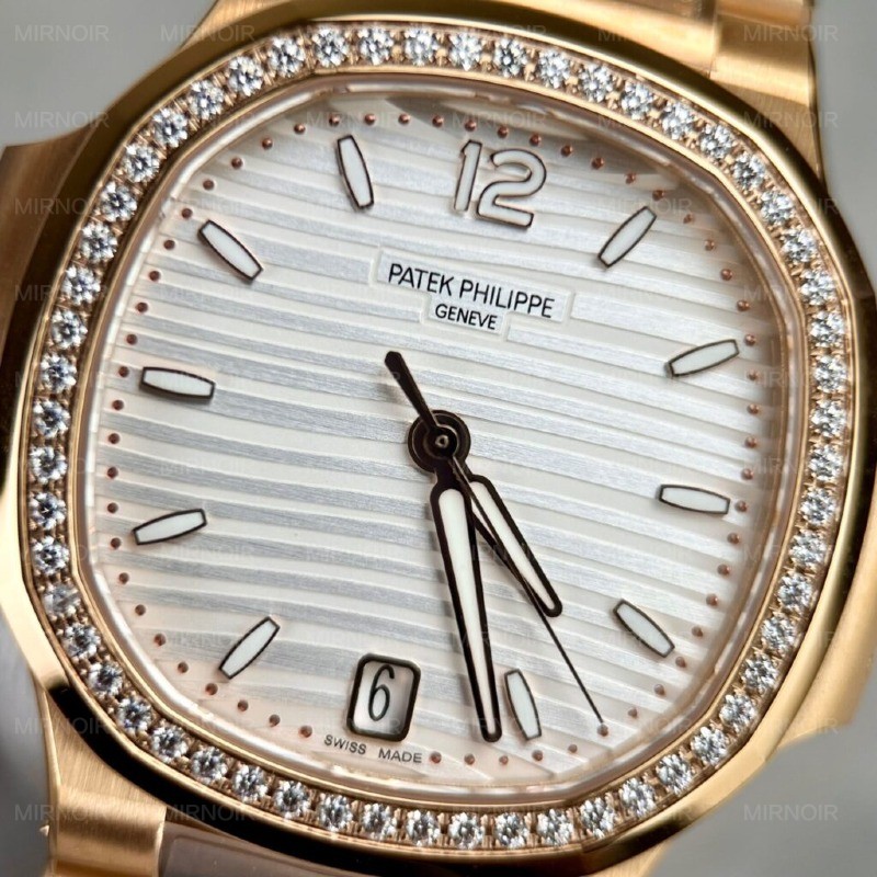 Dong-Ho-Patek-Philippe-Nu-Nautilus-7118-Dinh-Da-3KF-1-1024x1024.jpg