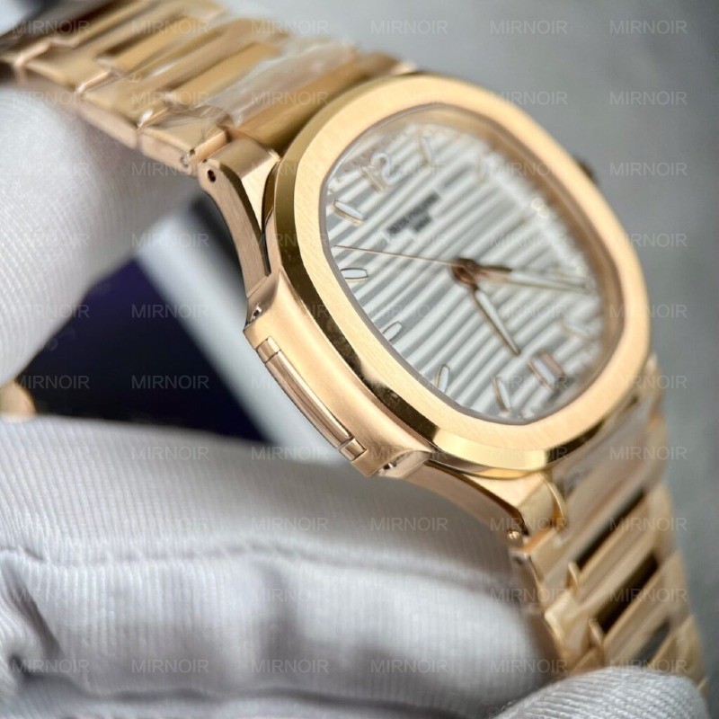 Dong-Ho-Patek-Philippe-Nu-Nautilus-7118-Rose-Gold-3K-Factory-5-1024x1024.jpg