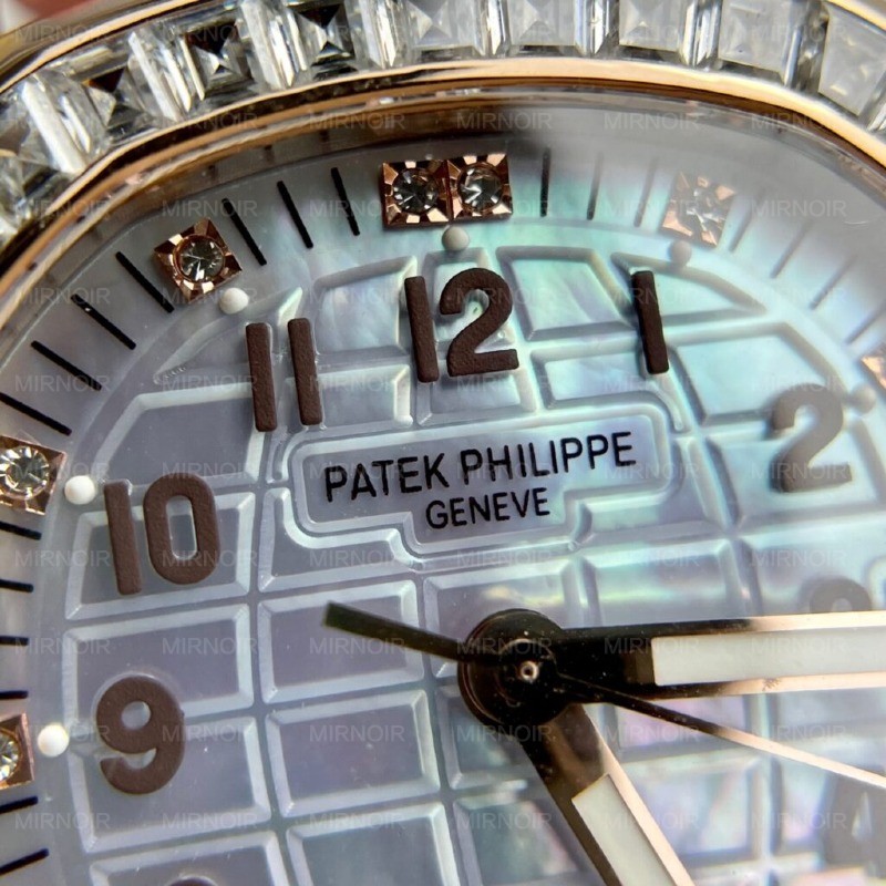 Dong-Ho-Patek-Philippe-Aquanaut-5072R-Boc-Vang-Do-Kim-Cuong-Moissanite-35-4-1024x1024.jpg