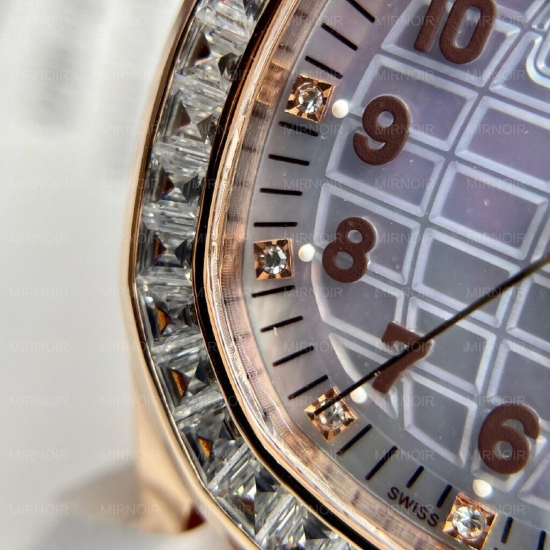 Dong-Ho-Patek-Philippe-Aquanaut-5072R-Boc-Vang-Do-Kim-Cuong-Moissanite-35-5-1024x1024.jpg