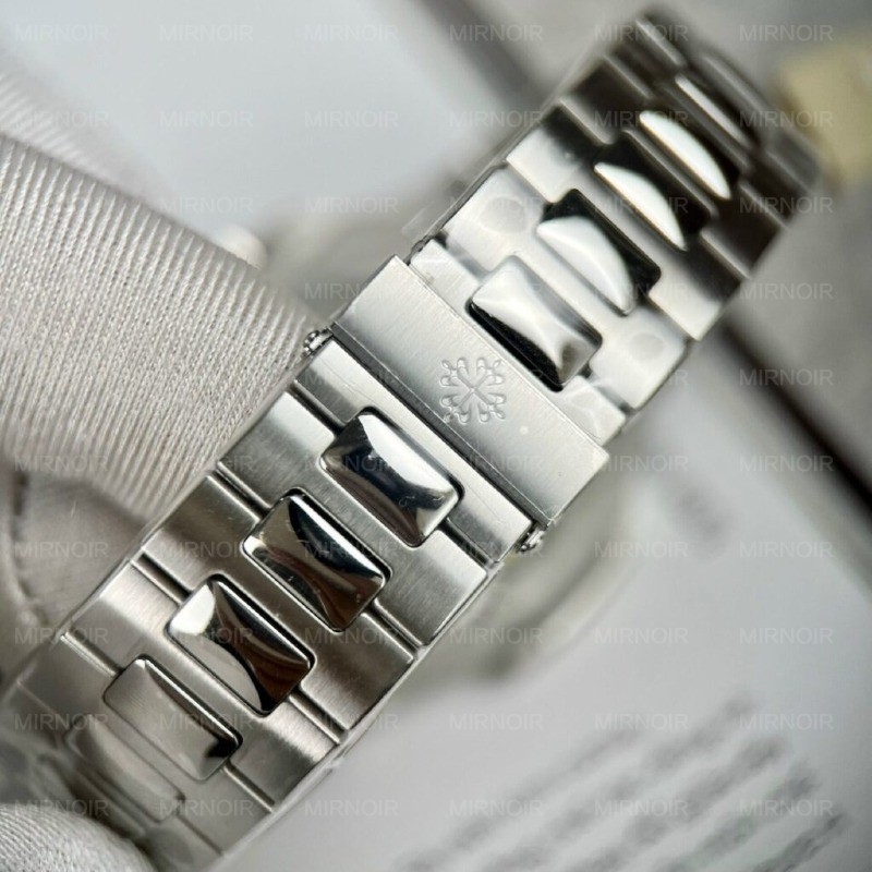 Dong-Ho-Patek-Philippe-Nautilus-5723-Mat-Xanh-La-Cay-Rep-11-40mm-2-1024x1024.jpg