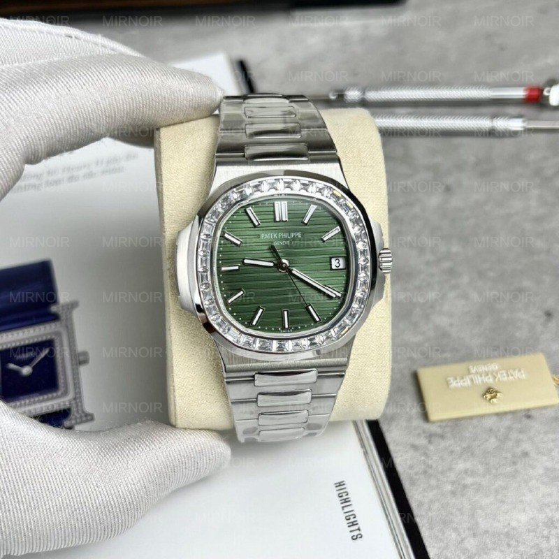 Dong-Ho-Patek-Philippe-Nautilus-5723-Mat-Xanh-La-Cay-Rep-11-40mm-3-1024x1024.jpg