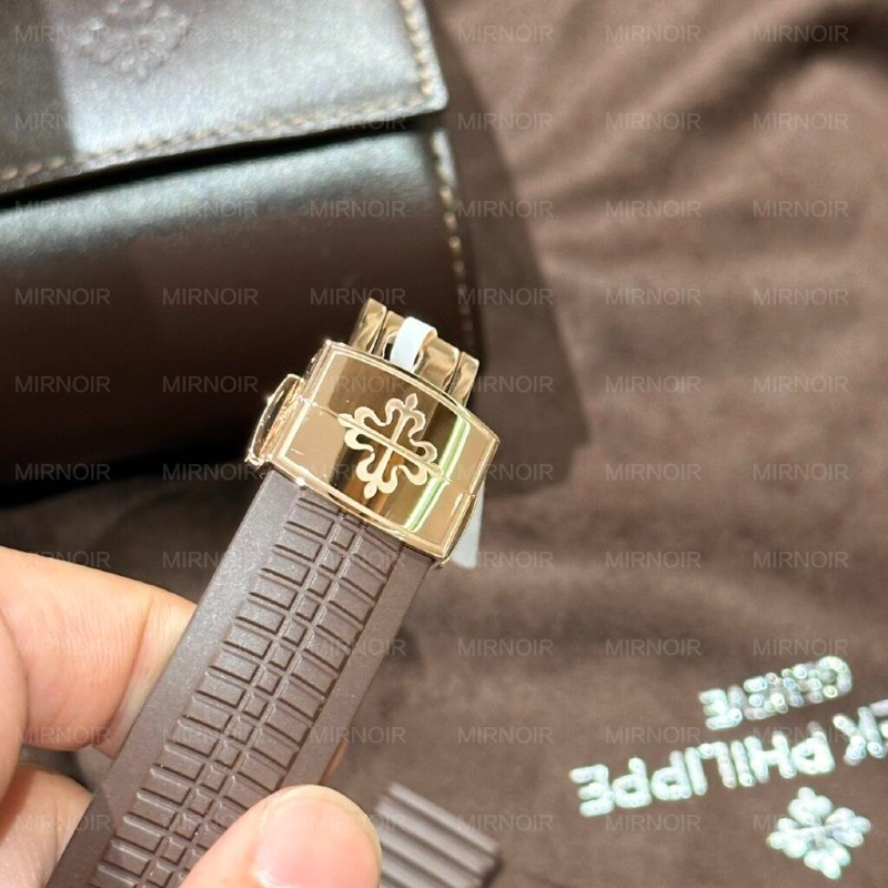 Dong-Ho-Patek-Philippe-Aquanaut-5164R-Boc-Vang-That-ZF-40-3-1024x1024.jpg