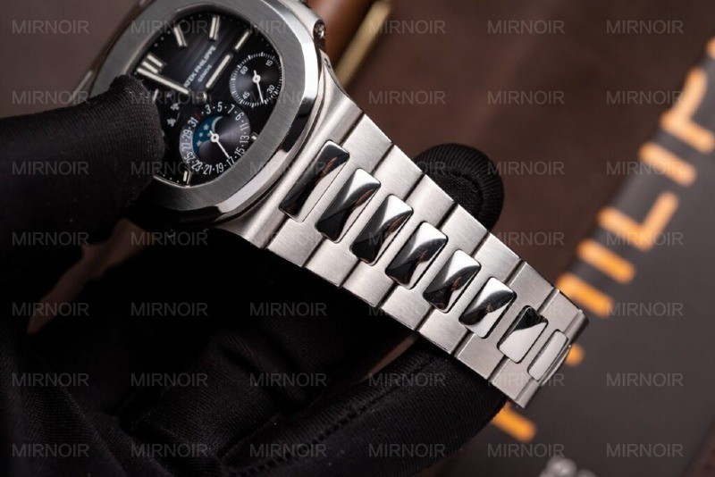 Dong-Ho-Patek-Philippe-Nautilus-5712-Replica-11-PPF-V2-Full-Chuc-Nang-3-1024x683.jpg