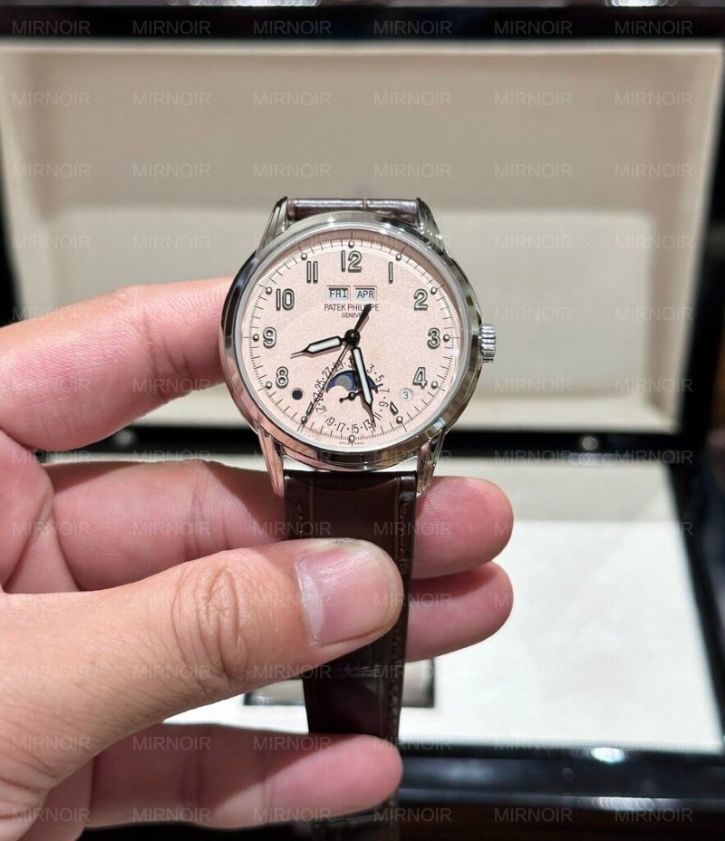 Dong-Ho-Patek-Philippe-Complications-5320G-Mat-Hong-40mm-3-883x1024.jpg