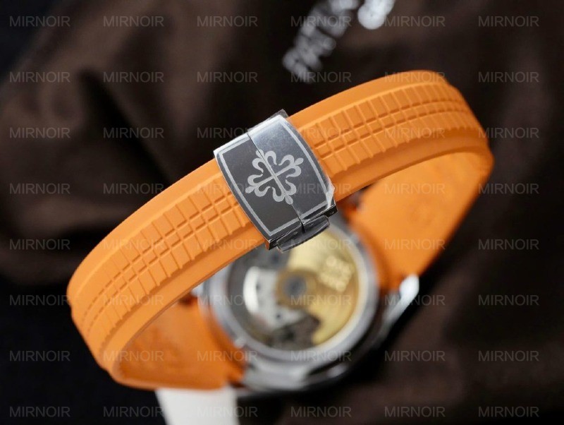Dong-Ho-Patek-Philippe-Aquanaut-5968A-Replica-11-Day-Cao-Su-Mau-Cam-42-2-1024x770.jpg
