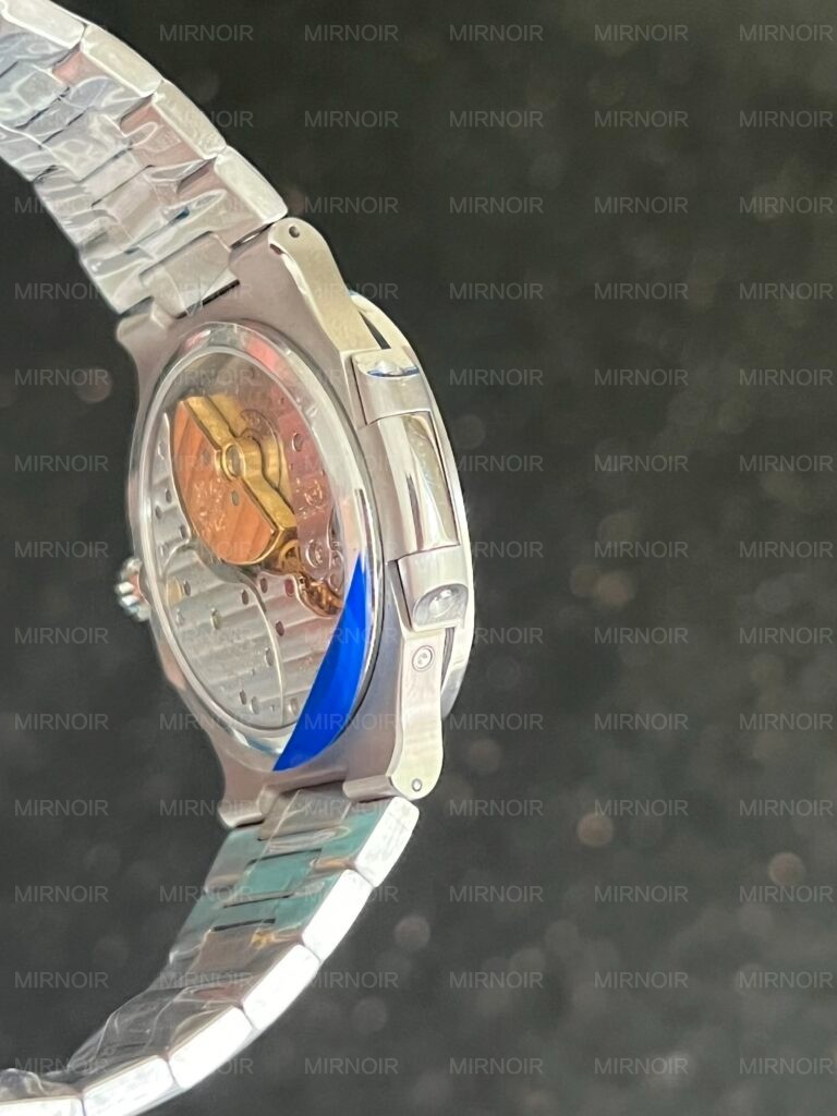 Dong-Ho-Patek-Philippe-Nautilus-5712-Mat-Xanh-Den-Replica-11-GRF-40mm-1-768x1024.jpg