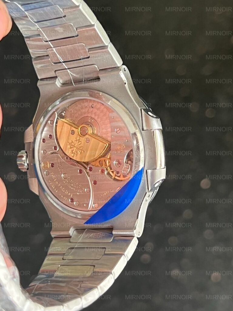Dong-Ho-Patek-Philippe-Nautilus-5712-Mat-Xanh-Den-Replica-11-GRF-40mm-5-768x1024.jpg