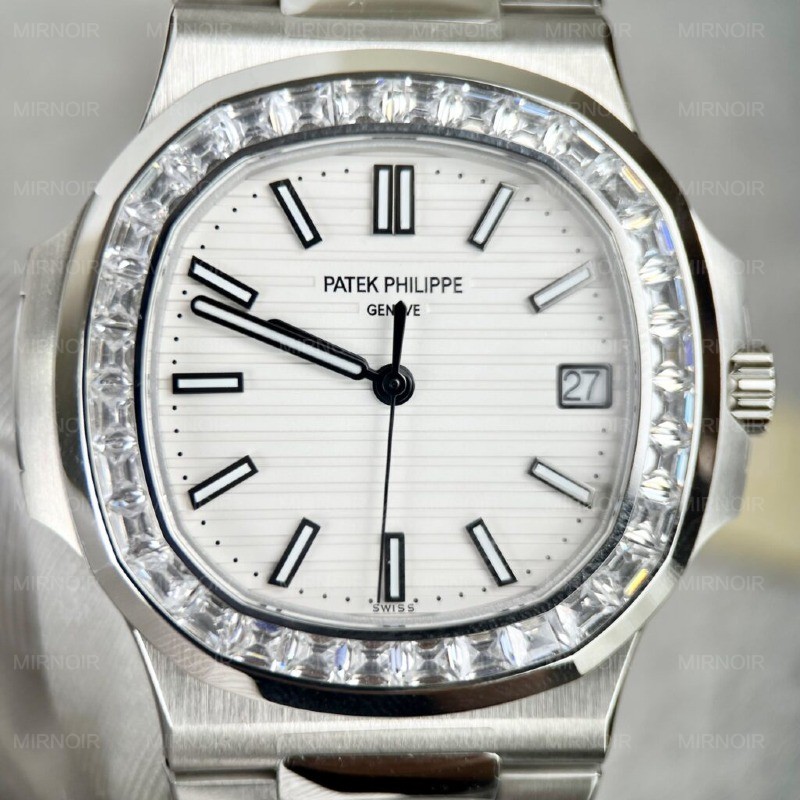 Dong-Ho-Patek-Philippe-Nautilus-5723-Replica-11-Cao-Cap-Nhat-40mm-1-1024x1024.jpg