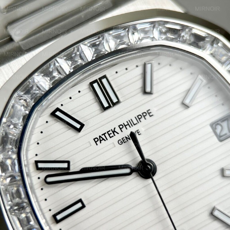 Dong-Ho-Patek-Philippe-Nautilus-5723-Replica-11-Cao-Cap-Nhat-40mm-3-1024x1024.jpg