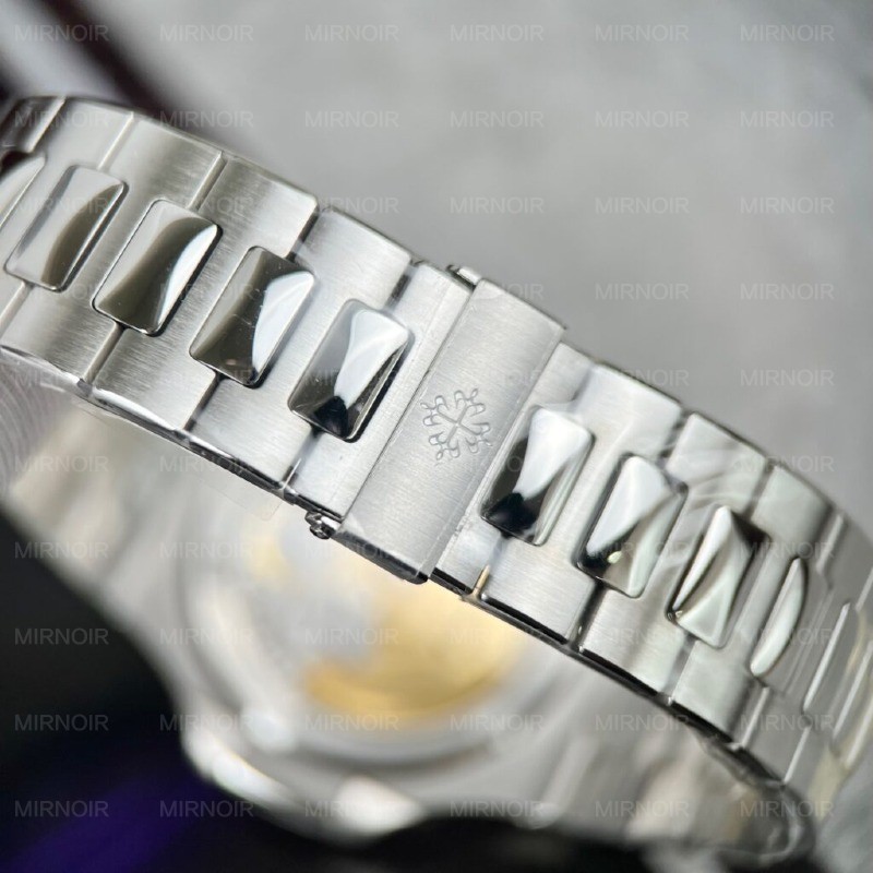 Dong-Ho-Patek-Philippe-Nautilus-5723-Replica-11-Cao-Cap-Nhat-40mm-8-1024x1024.jpg