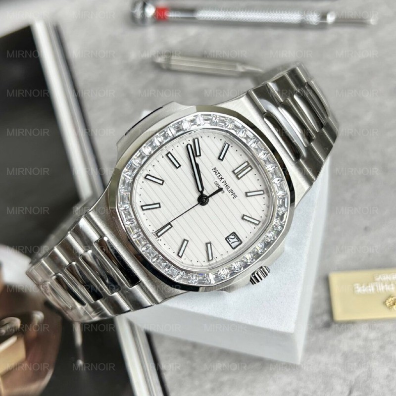 Dong-Ho-Patek-Philippe-Nautilus-5723-Replica-11-Cao-Cap-Nhat-40mm-10-1024x1024.jpg