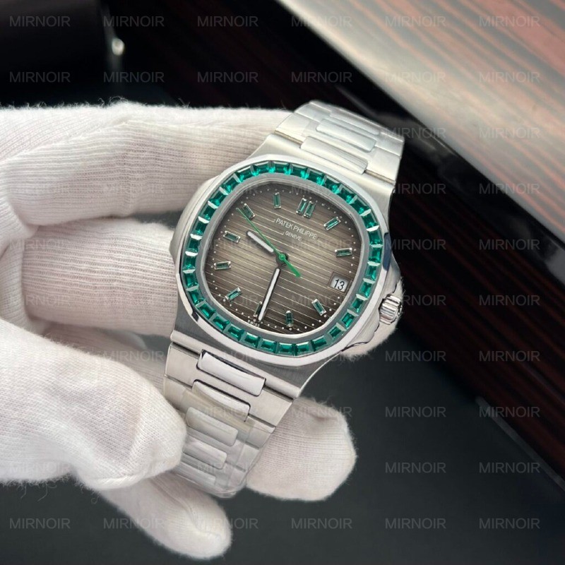 Dong-Ho-Patek-Philippe-Nautilus-5723-Rep-11-Dinh-Da-Mau-Xanh-La-40mm-1-1024x1024.jpg
