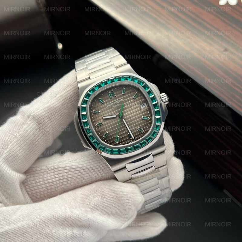 Dong-Ho-Patek-Philippe-Nautilus-5723-Rep-11-Dinh-Da-Mau-Xanh-La-40mm-2-1024x1024.jpg