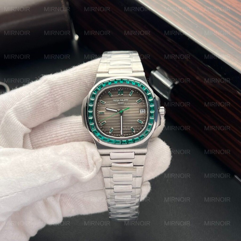 Dong-Ho-Patek-Philippe-Nautilus-5723-Rep-11-Dinh-Da-Mau-Xanh-La-40mm-3-1024x1024.jpg