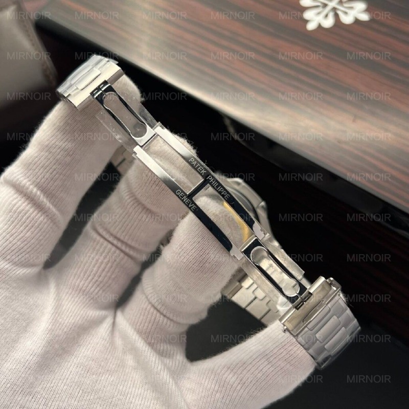 Dong-Ho-Patek-Philippe-Nautilus-5723-Rep-11-Dinh-Da-Mau-Xanh-La-40mm-4-1024x1024.jpg