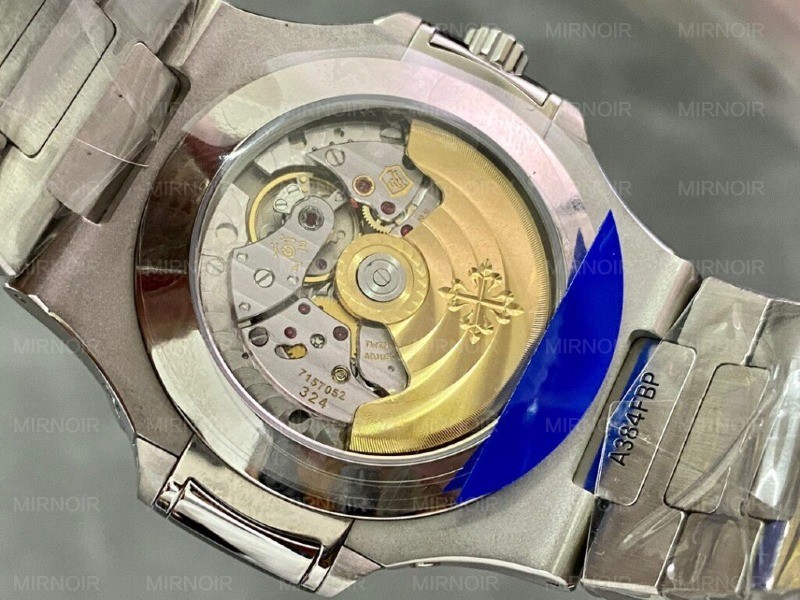 Dong-Ho-Patek-Philippe-Nautilus-5726-Blue-Dial-GR-Factory-4-1024x768.jpg
