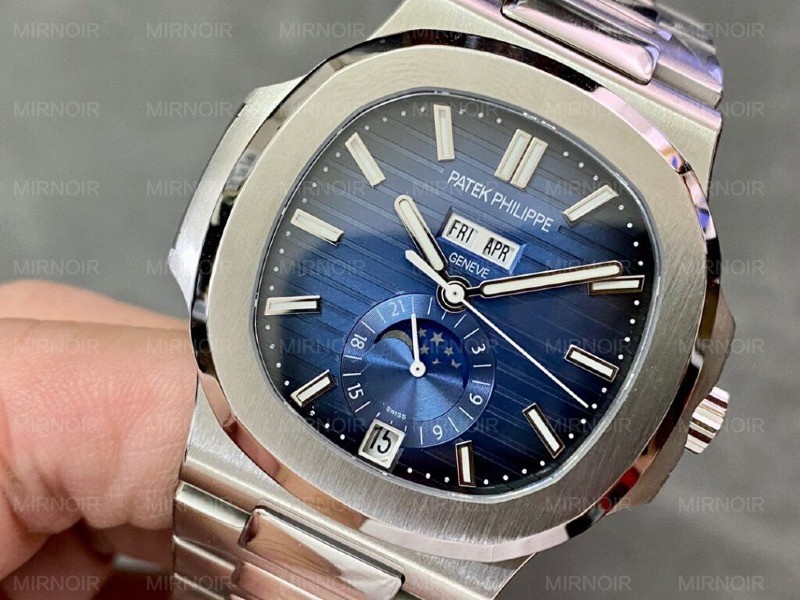 Dong-Ho-Patek-Philippe-Nautilus-5726-Blue-Dial-GR-Factory-8-1024x768.jpg