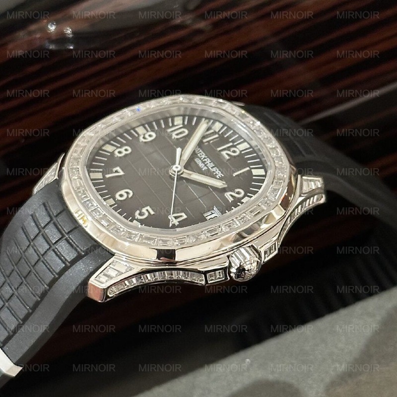 Dong-Ho-Patek-Philippe-Aquanaut-5167-Rep-11-Do-Moissanite-Baguette-40mm-1.jpg