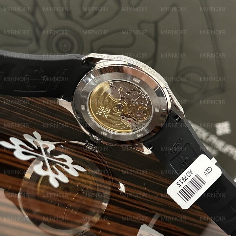 Dong-Ho-Patek-Philippe-Aquanaut-5167-Rep-11-Do-Moissanite-Baguette-40mm-5.jpg