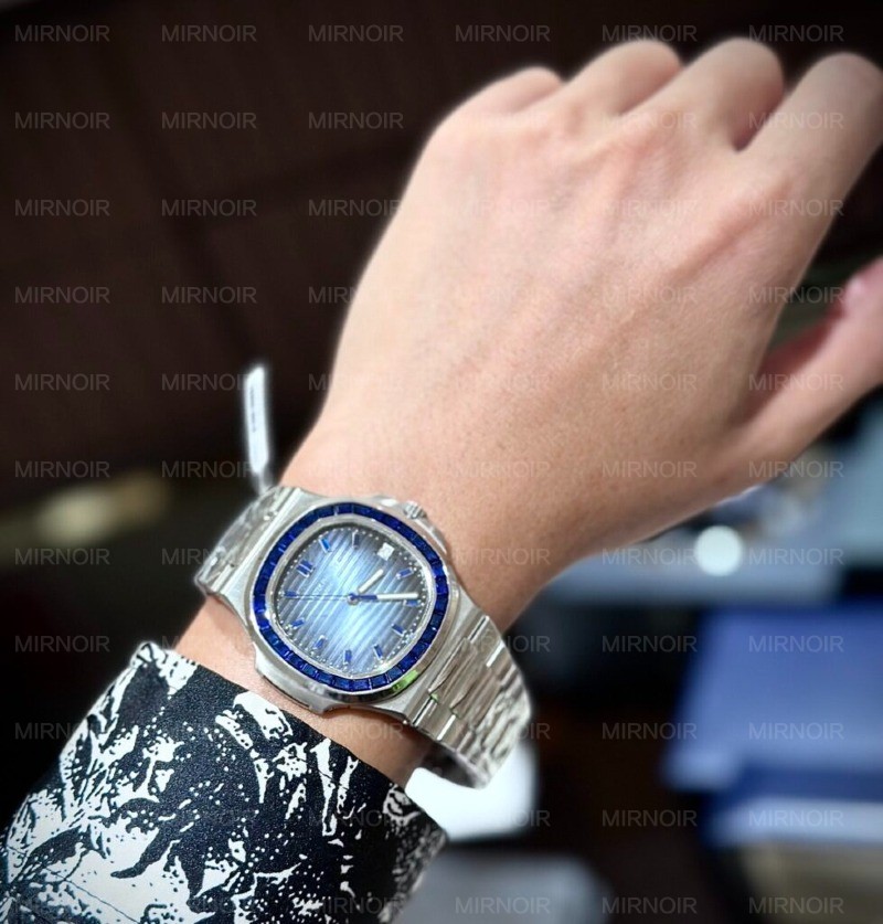 Dong-Ho-Patek-Philippe-Nautilus-5723-Replica-11-Dinh-Da-Sapphire-Xanh-40mm-1.jpg