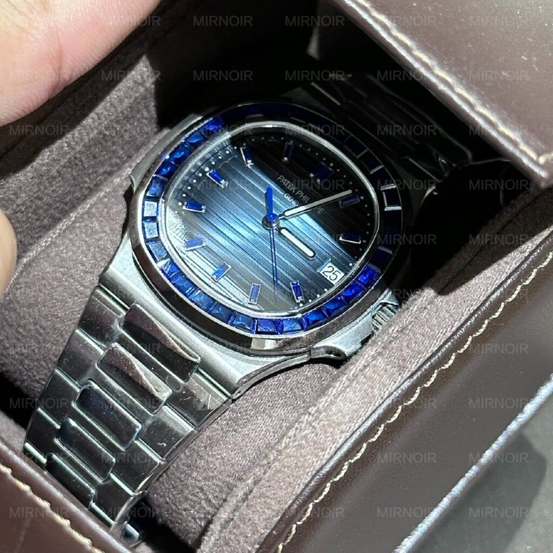 Dong-Ho-Patek-Philippe-Nautilus-5723-Replica-11-Dinh-Da-Sapphire-Xanh-40mm-4.jpg