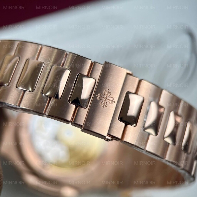 Dong-Ho-Patek-Philippe-Nautilus-5711-Replica-11-Boc-Vang-Do-Kim-Cuong-Tu-Nhien-40mm-2.jpg