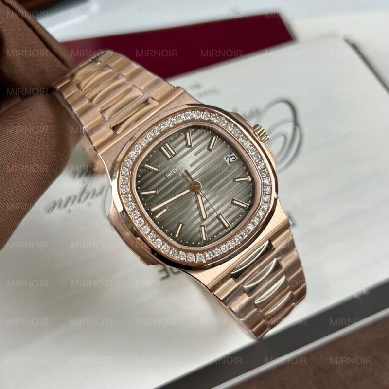 Dong-Ho-Patek-Philippe-Nautilus-5711-Replica-11-Boc-Vang-Do-Kim-Cuong-Tu-Nhien-40mm-4.jpg