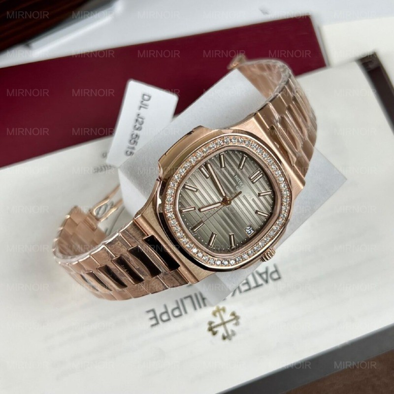 Dong-Ho-Patek-Philippe-Nautilus-5711-Replica-11-Boc-Vang-Do-Kim-Cuong-Tu-Nhien-40mm-5.jpg