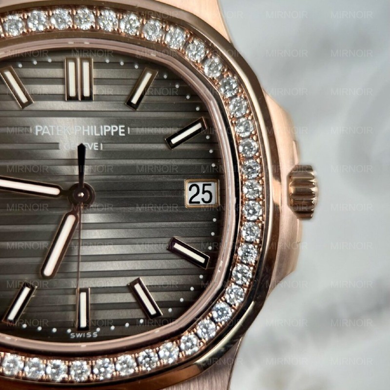 Dong-Ho-Patek-Philippe-Nautilus-5711-Replica-11-Boc-Vang-Do-Kim-Cuong-Tu-Nhien-40mm-6.jpg
