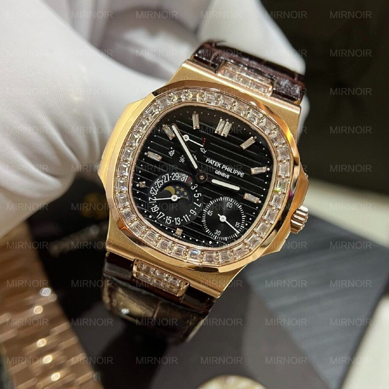 Dong-Ho-Patek-Philippe-Replica-11-Nautilus-5724R-Mat-Xam-3-Day-40mm-6.jpg