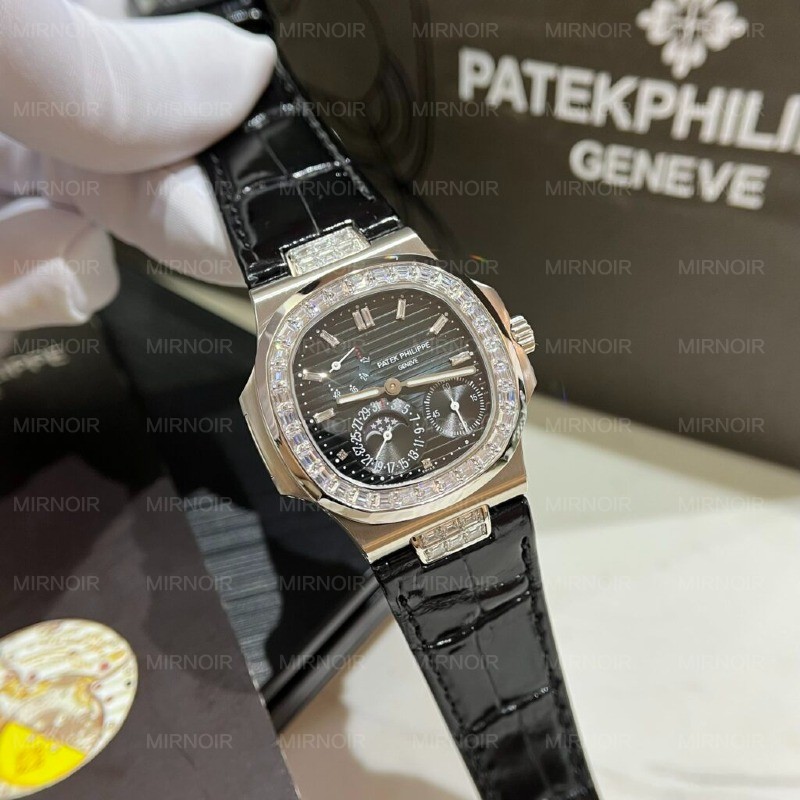 Dong-Ho-Patek-Philippe-Replica-11-Nautilus-5724G-Mat-Xanh-3-Day-40mm-4.jpg