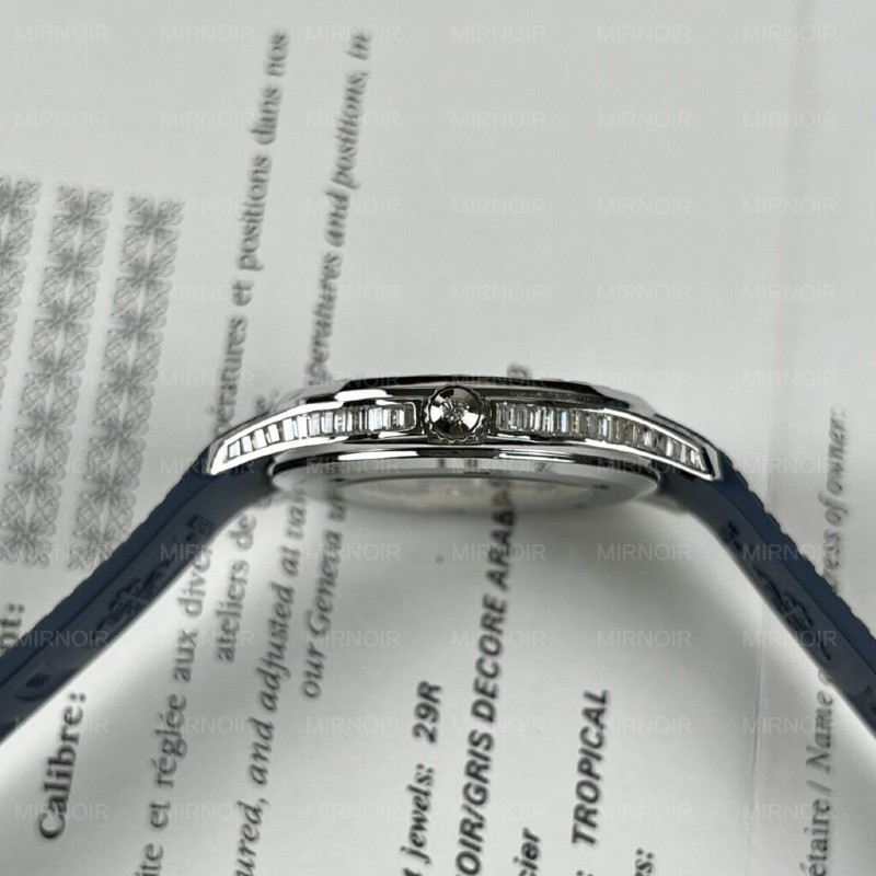 Dong-Ho-Patek-Philippe-5168G-Dinh-Moissanite-Baguette-Blue-42mm-8.jpg