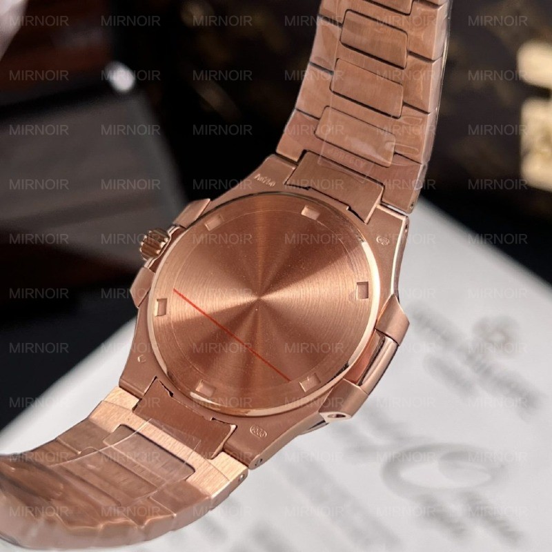 Dong-Ho-Patek-Philippe-Nautilus-7010-Replica-11-Nu-Mat-Trang-GR-Factory-32mm-5-1024x1024.jpg