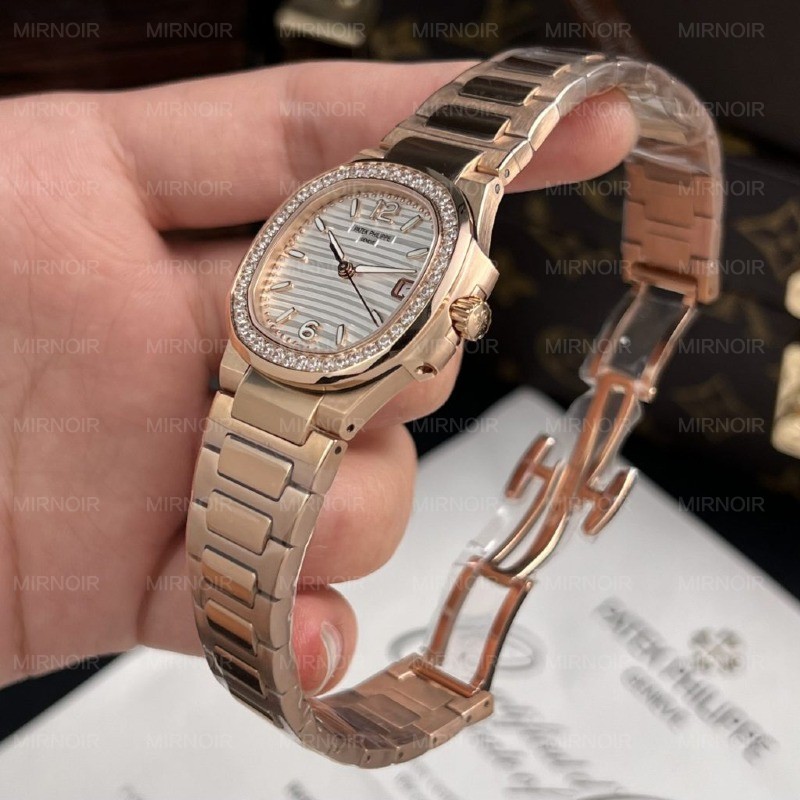 Dong-Ho-Patek-Philippe-Nautilus-7010-Replica-11-Nu-Mat-Trang-GR-Factory-32mm-6-1024x1024.jpg