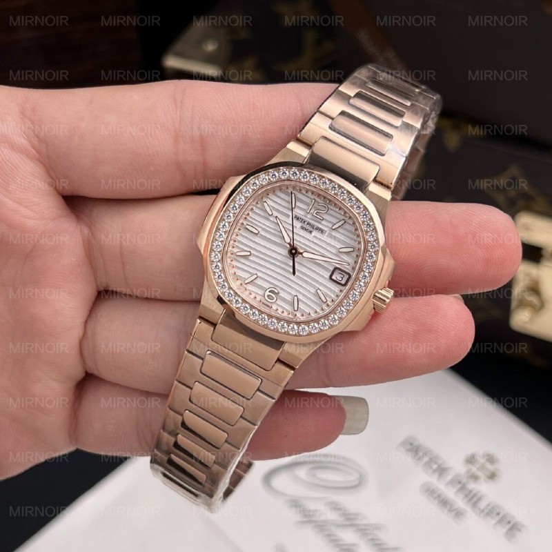Dong-Ho-Patek-Philippe-Nautilus-7010-Replica-11-Nu-Mat-Trang-GR-Factory-32mm-7-1024x1024.jpg