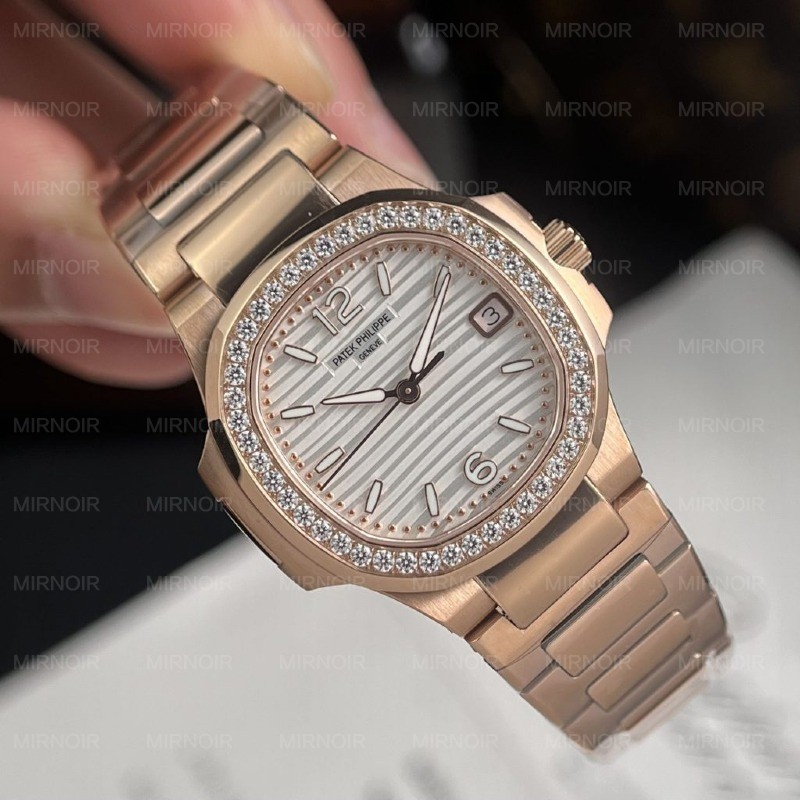 Dong-Ho-Patek-Philippe-Nautilus-7010-Replica-11-Nu-Mat-Trang-GR-Factory-32mm-9-1024x1024.jpg