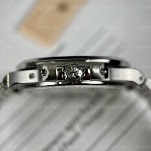 Dong-Ho-Patek-Philippe-Nautilus-5712-Tiffany-Co-Replica-11-Day-Kim-Loai-40mm-5.jpg